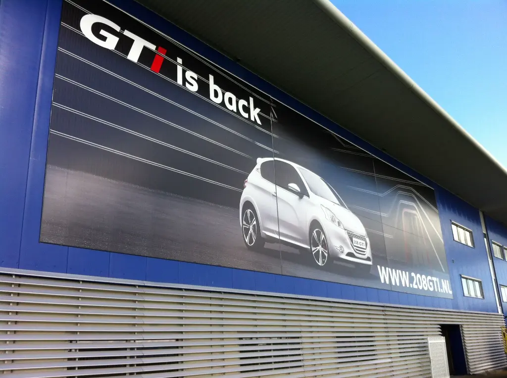 E-mini foto zwarte klemstrip.webp