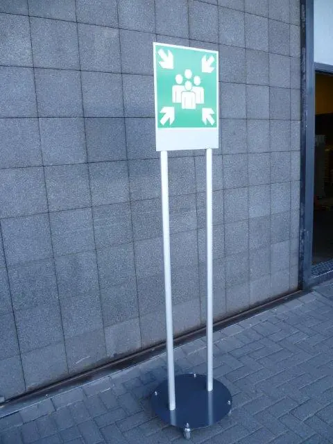 verrijdbare truf standaard op wielen.webp