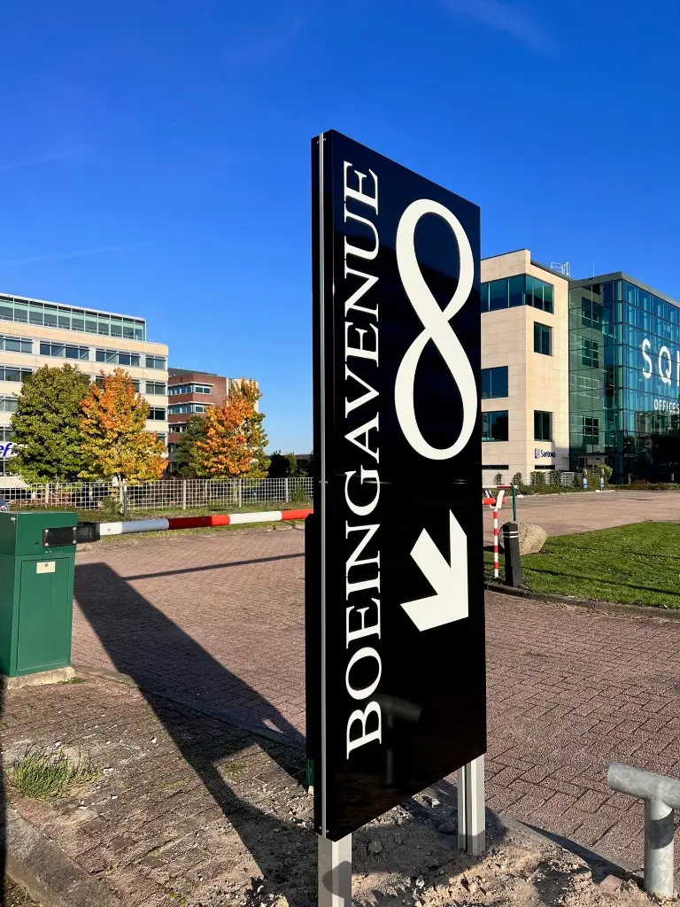 T10 zuil zwart GLANS 800x2000mm.webp