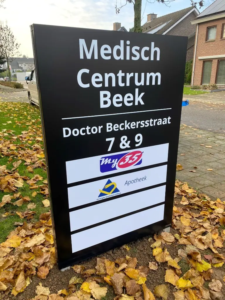 T10 zuil MAT zwart 1000x1500mm - kopie.webp