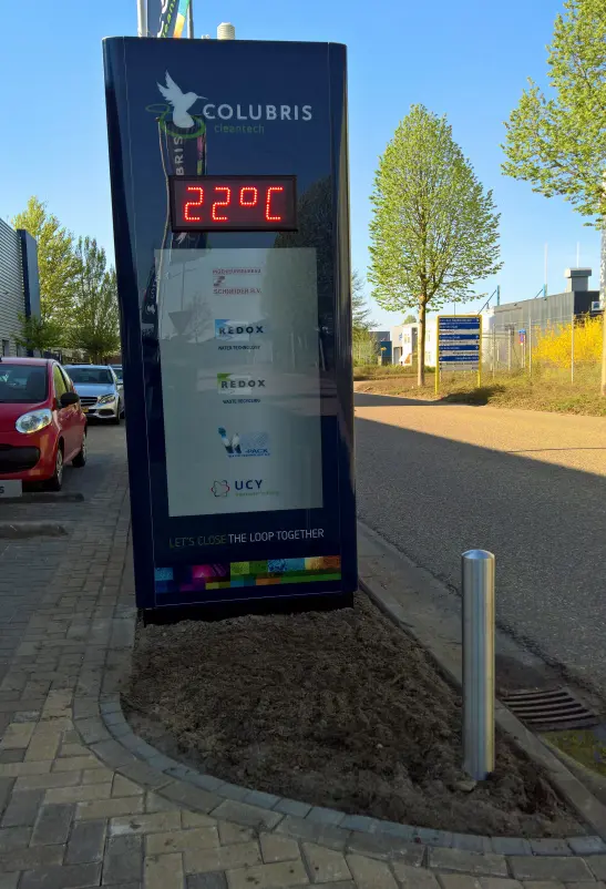 T200 plat met ingebouwde tijdtempdisplay.webp