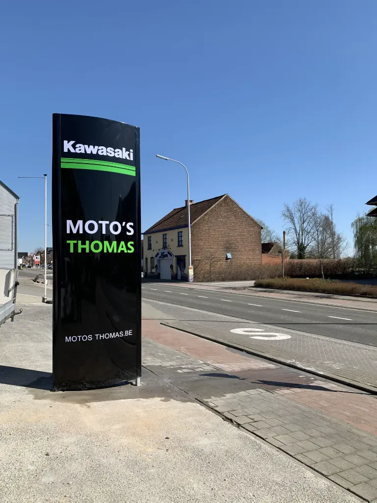 T200 zuil zwart gepoedercoat.webp