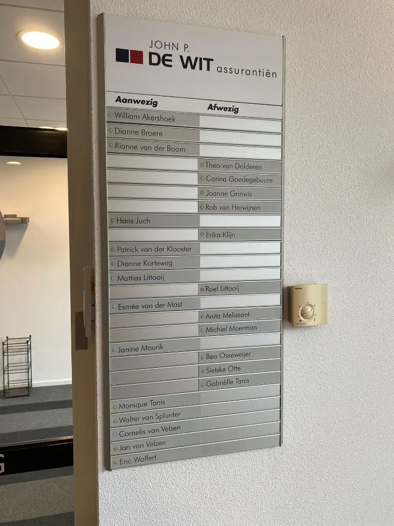 Afwezigheidsbord standaard met afgeschuinde zijafwerking.webp