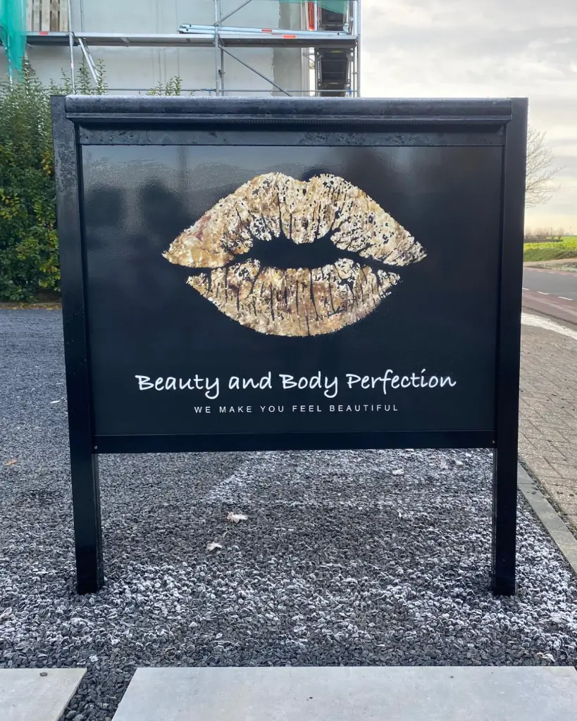 s50 console zwart dubbelzijdig LED verlicht met MINI koof.webp