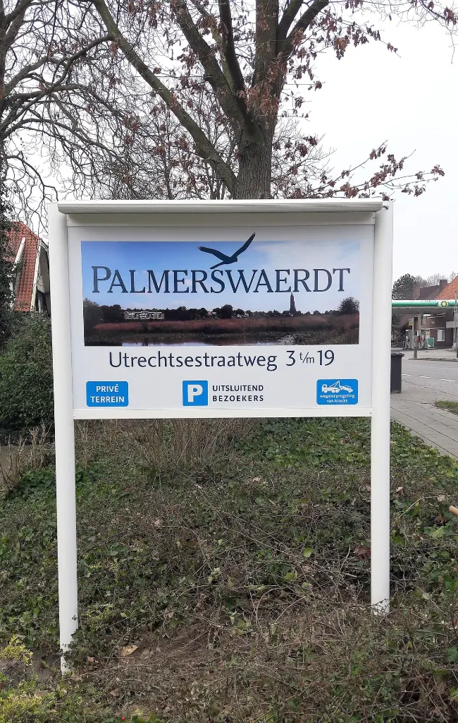 S90 console wit LED verlicht op platte steunen.webp