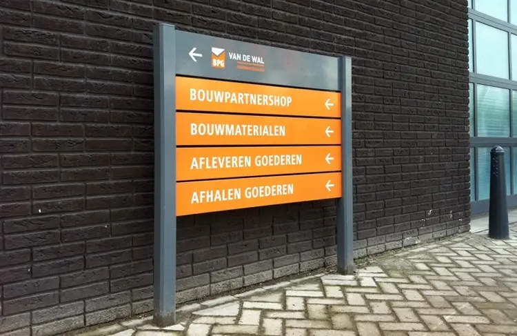 S80 console RAL met tekstpanelen.webp