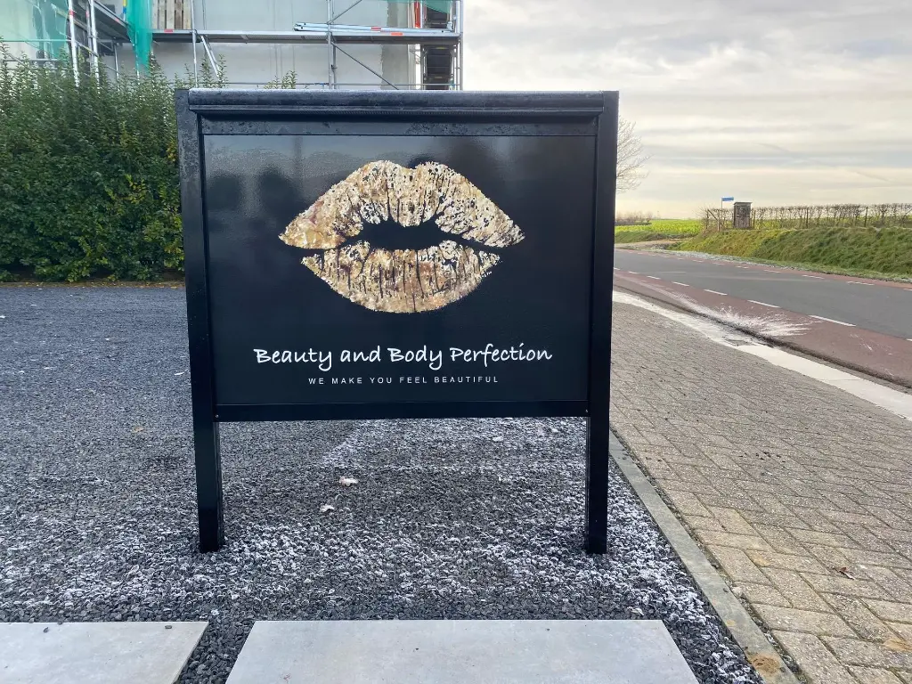 s50 console zwart dubbelzijdig LED verlicht met MINI koof.webp