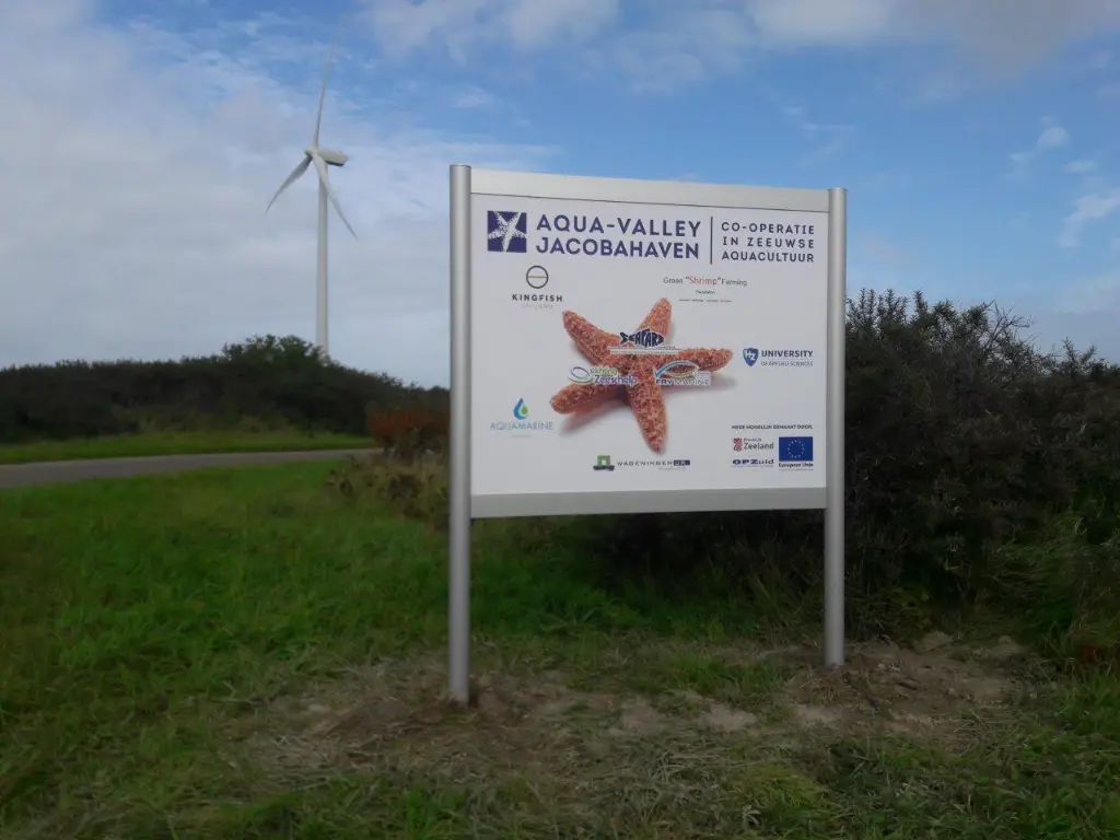 S90 console met P100 houderprofielen 1.webp