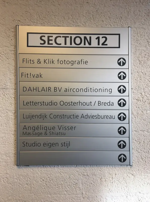 verdiepingenbord Systeem U met kwartronde zijafwerking.webp