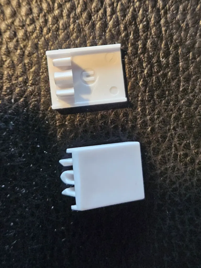 Ophangrail R10 Eindkap wit