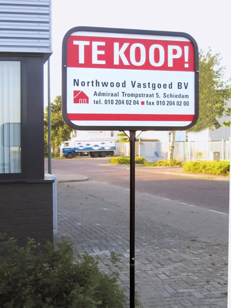 Makelaarsbord Zwart 700 x 500 -Liggend