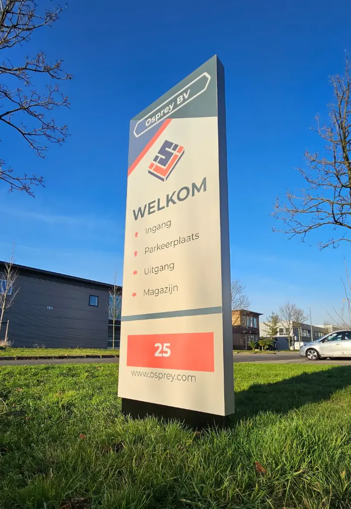 Reclamezuil T400 onverlicht zonder fronten 1000 x 3000 mm