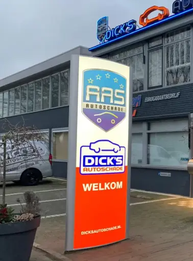 [PROD_T21540E] Reclamezuil T200 curve enkelzijdig verlicht 1500 x 4000 mm