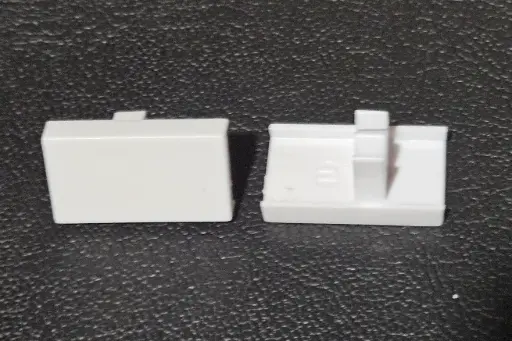 [2201100] Ophangrail R20 Eindkap wit tbv R20 rail